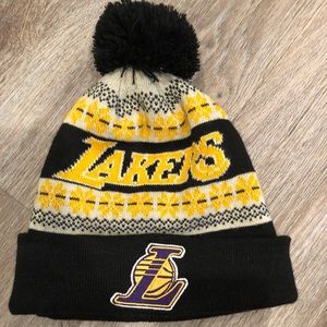 Adidas laker beanie